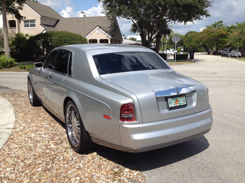 Illustration for article titled You Can Buy A Rolls Royce Phantom For The Price Of An S-Class, But Would You?
